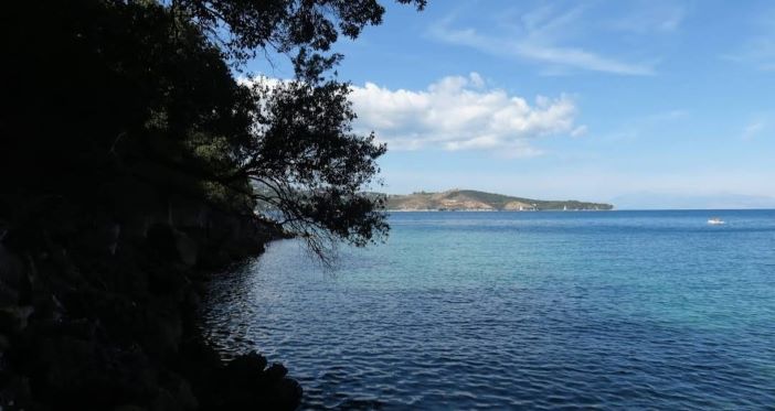 Ksamil with many natural beauties, beautiful and noisy beaches, offers a lot of entertainment in the holiday season.